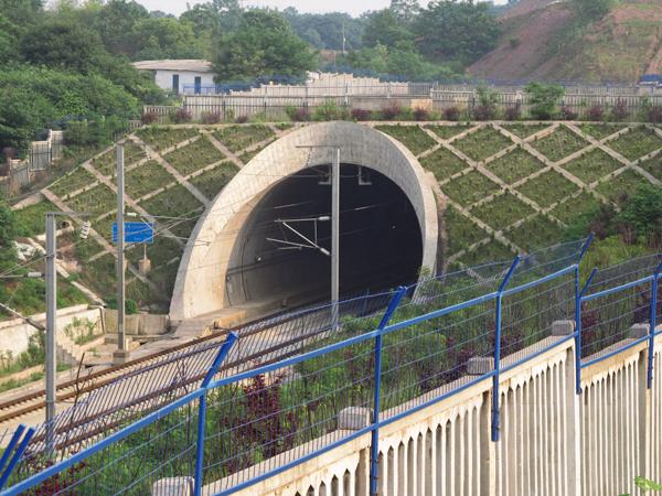 高速铁路隧道施工规范 高速公路隧道普铁