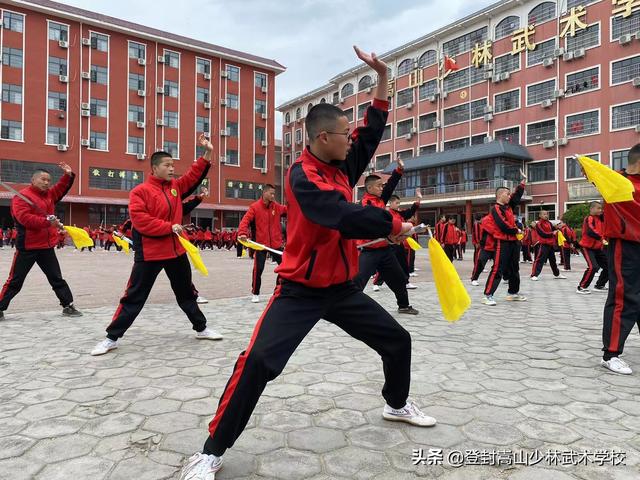 普通人如何去少林寺学武（如何才能进少林寺学习功夫）(2)