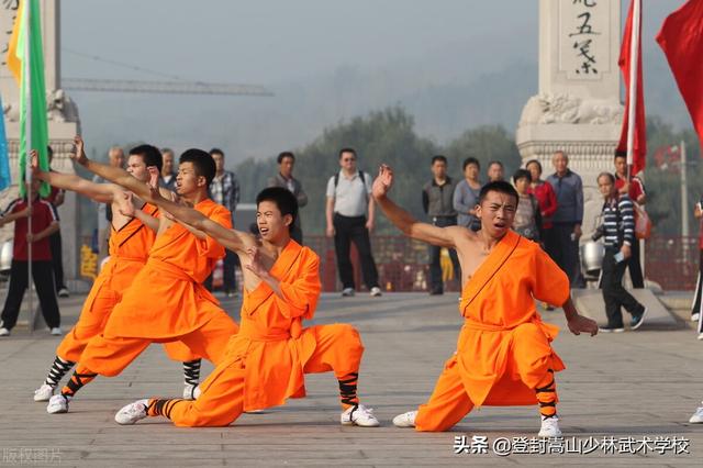 普通人如何去少林寺学武（如何才能进少林寺学习功夫）(1)